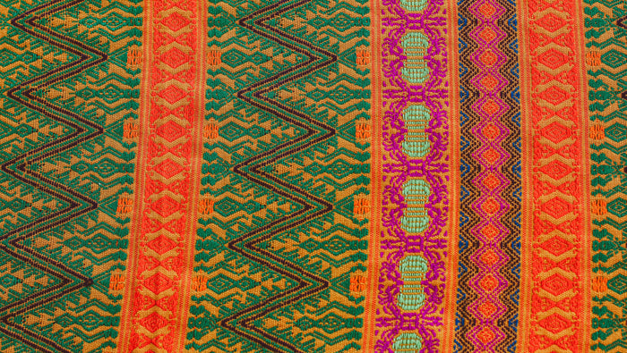 Handwoven Table Runner - Culebreado