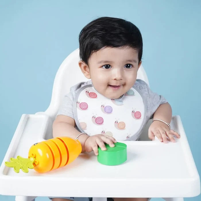 Smiling snail print baby bibs